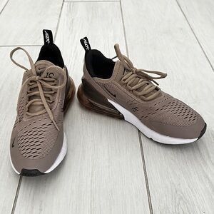 Nike Air Max 270, Women’s 8